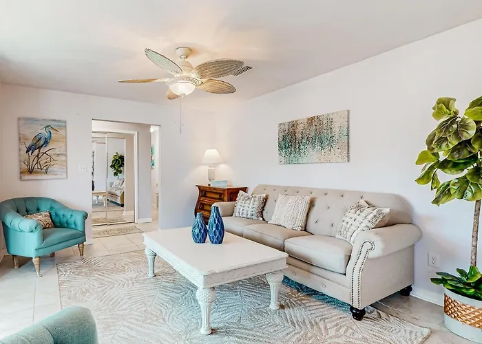 Holiday home 2 Mi To Airport! Family Near Park
